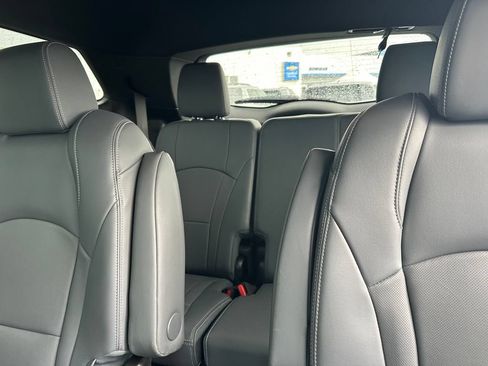 Used 2024 Buick Enclave Essence w/ Experience Buick Package AWD/4WD image 14