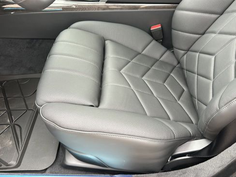 New 2026 BMW 740i RWD image 12
