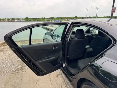 Used 2014 Honda Accord LX image 12