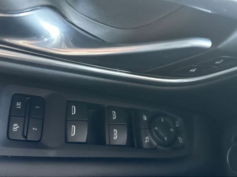 Used 2023 Chevrolet Tahoe LT w/ Luxury Package AWD/4WD image 17