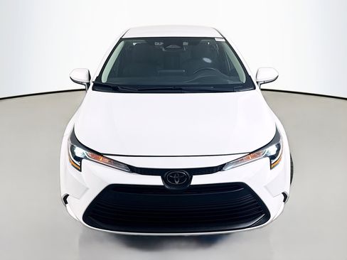Used 2024 Toyota Corolla LE FWD image 2