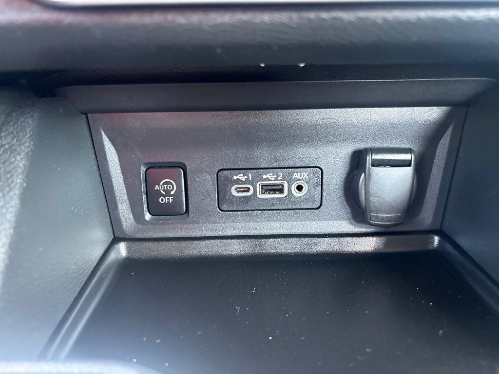 Used 2024 Nissan Sentra SV FWD image 31