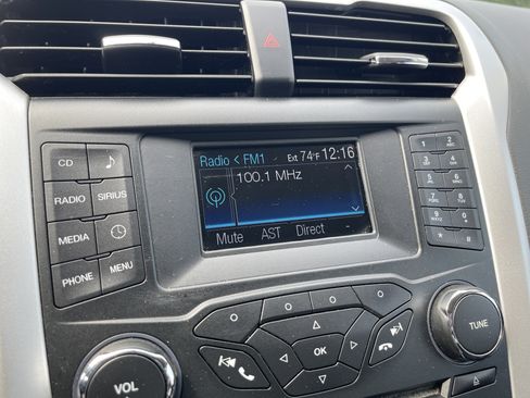 Used 2013 Ford Fusion SE FWD image 18