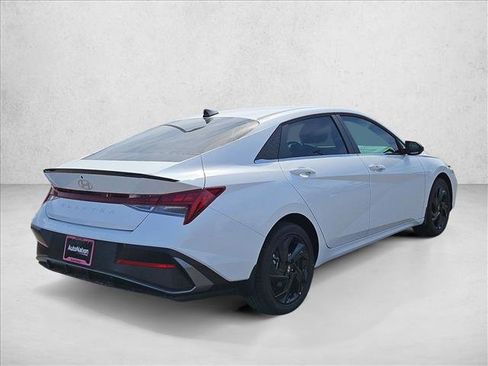 New 2026 Hyundai Elantra SEL Sport Premium image 2