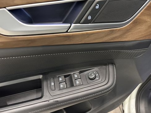 Certified 2024 Volkswagen Atlas SE image 12