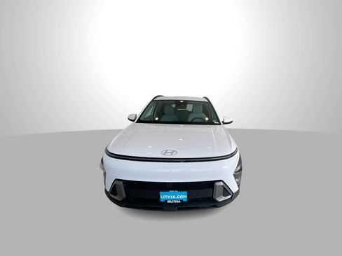 Used 2025 Hyundai Kona SEL image 3