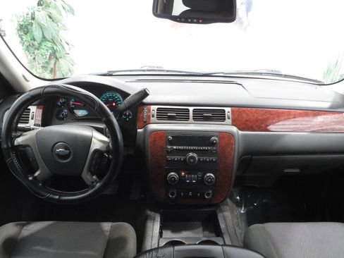 Used 2013 Chevrolet Avalanche LS RWD image 9