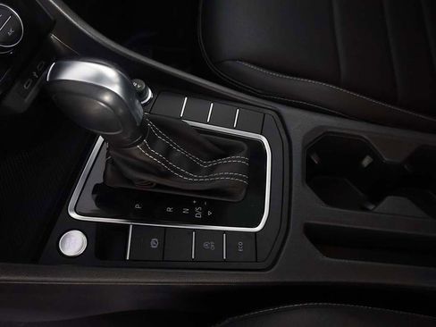 Used 2021 Volkswagen Jetta SE w/ SE Cold Weather Package image 45