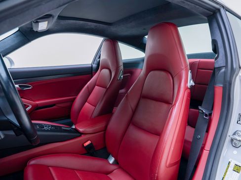 Used 2019 Porsche 911 Carrera GTS RWD image 21