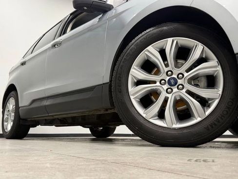 Used 2020 Ford Edge Titanium image 3