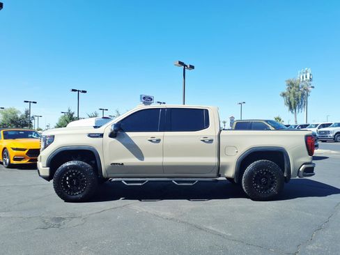 Used 2023 GMC Sierra 1500 AT4 w/ AT4 Premium Package AWD/4WD image 3