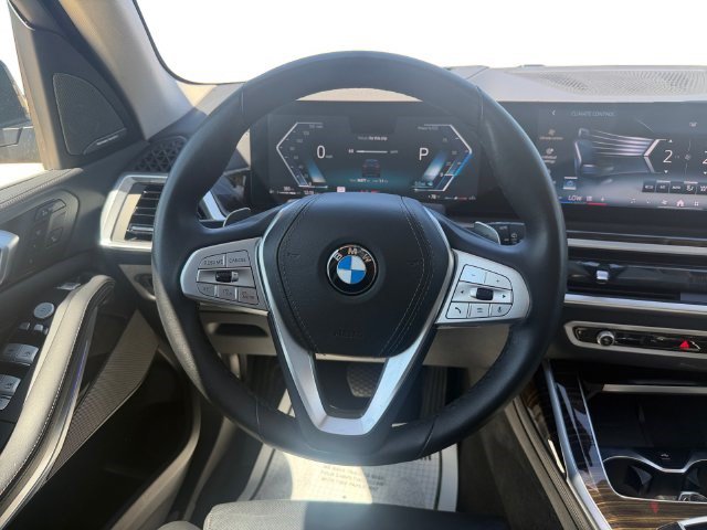Used 2025 BMW X7 xDrive40i AWD/4WD image 13