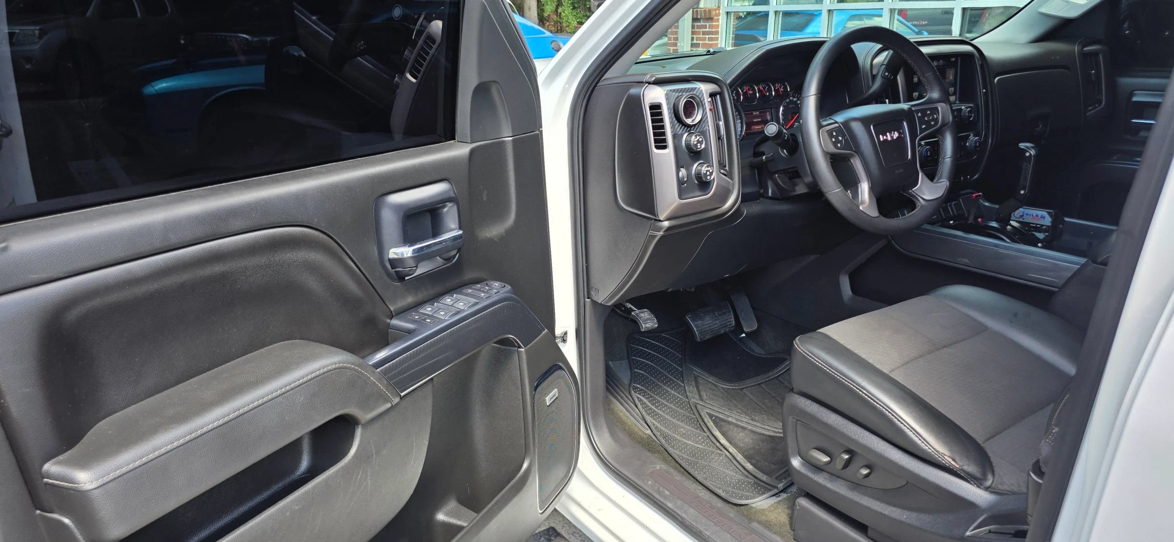 Used 2014 GMC Sierra 1500 SLE w/ All-Terrain Package AWD/4WD image 12