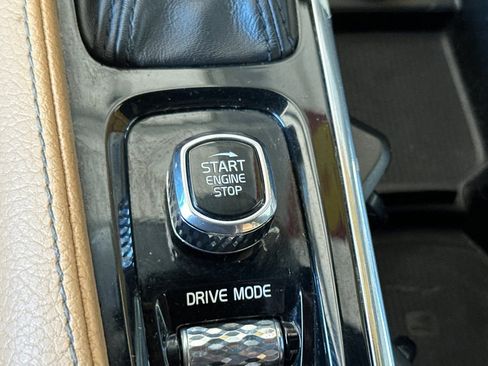 Used 2019 Volvo XC90 T6 Momentum w/ Advanced Package image 28