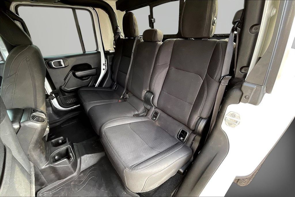 Used 2022 Jeep Gladiator Sport AWD/4WD image 23