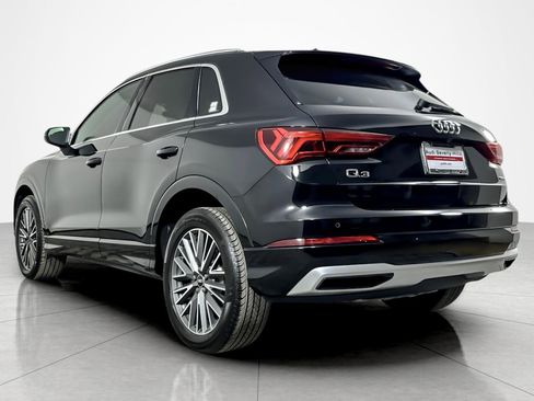 Used 2022 Audi Q3 2.0T Premium w/ Convenience Package image 3