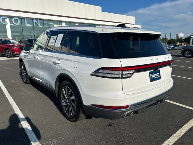 Used 2026 Lincoln Aviator AWD image 4