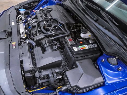 Used 2022 Hyundai Elantra Limited FWD image 32