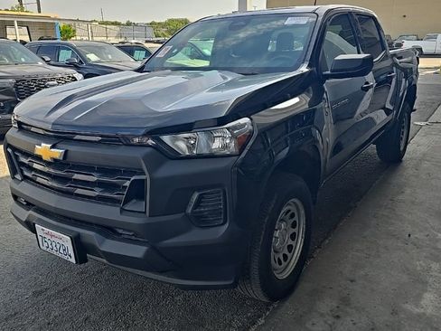 Used 2024 Chevrolet Colorado W/T image 1