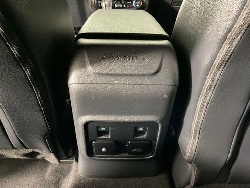 Used 2023 Ford Bronco Wildtrak image 17