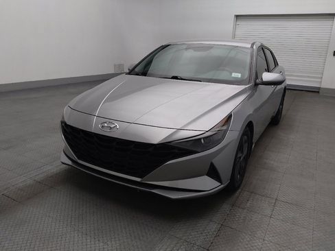 Used 2022 Hyundai Elantra SEL image 15