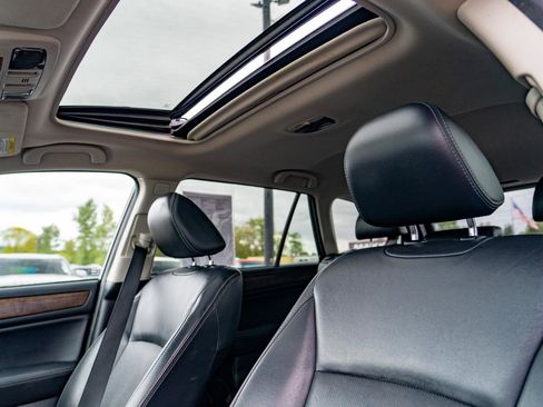 Used 2017 Subaru Outback 3.6R Limited AWD/4WD image 15