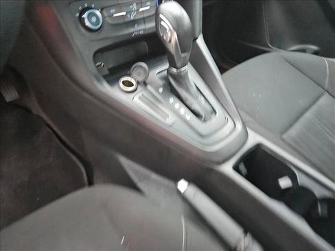 Used 2018 Ford Focus SE image 15