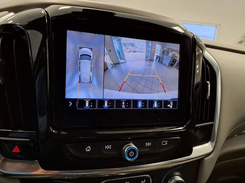 Used 2021 Chevrolet Traverse LT w/ LT Premium Package image 26