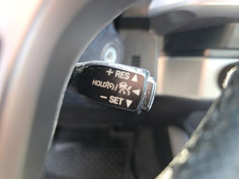 Used 2020 Toyota Tacoma SR5 image 38