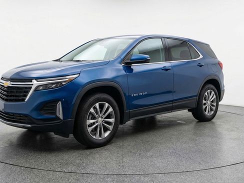 Used 2025 Chevrolet Equinox LT image 3