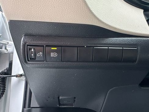 Certified 2023 Toyota Corolla LE image 28