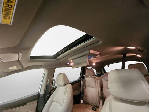 Used 2024 Honda Odyssey Touring image 23