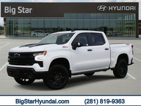 Used 2025 Chevrolet Silverado 1500 LT Trail Boss w/ LT Trail Boss Premium Package AWD/4WD image 1