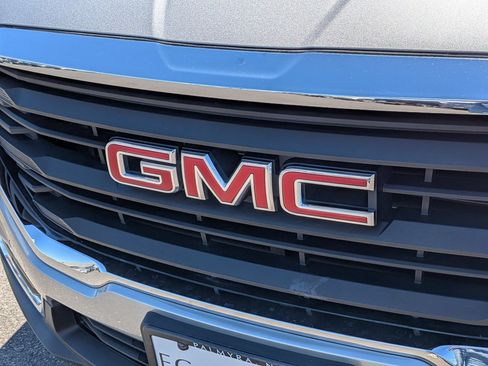 Certified 2023 GMC Terrain SLE FWD image 30