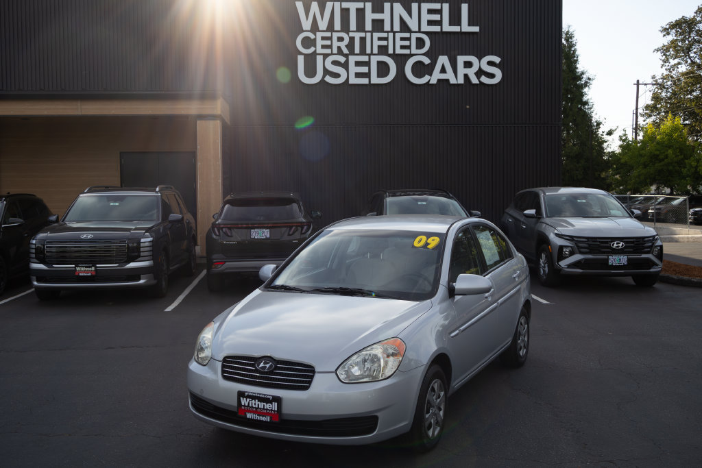 Used 2009 Hyundai Accent GLS FWD image 1