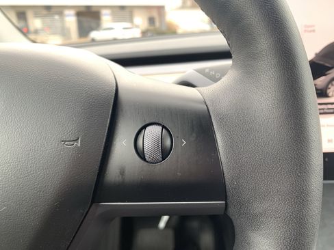 Used 2023 Tesla Model Y Long Range image 20