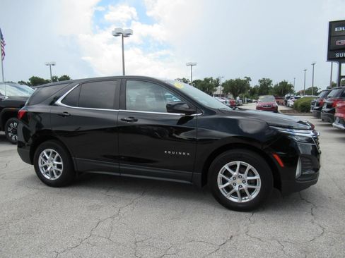Used 2022 Chevrolet Equinox LT FWD image 2