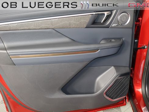 New 2026 Buick Enclave Avenir w/ Super Cruise Package image 12