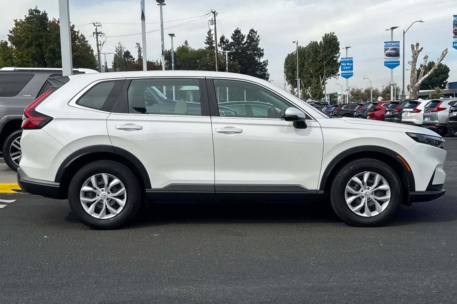 Used 2024 Honda CR-V LX image 8