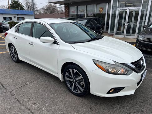 Used 2016 Nissan Altima 2.5 SR FWD image 4