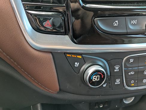 Used 2019 Chevrolet Traverse High Country AWD/4WD image 31