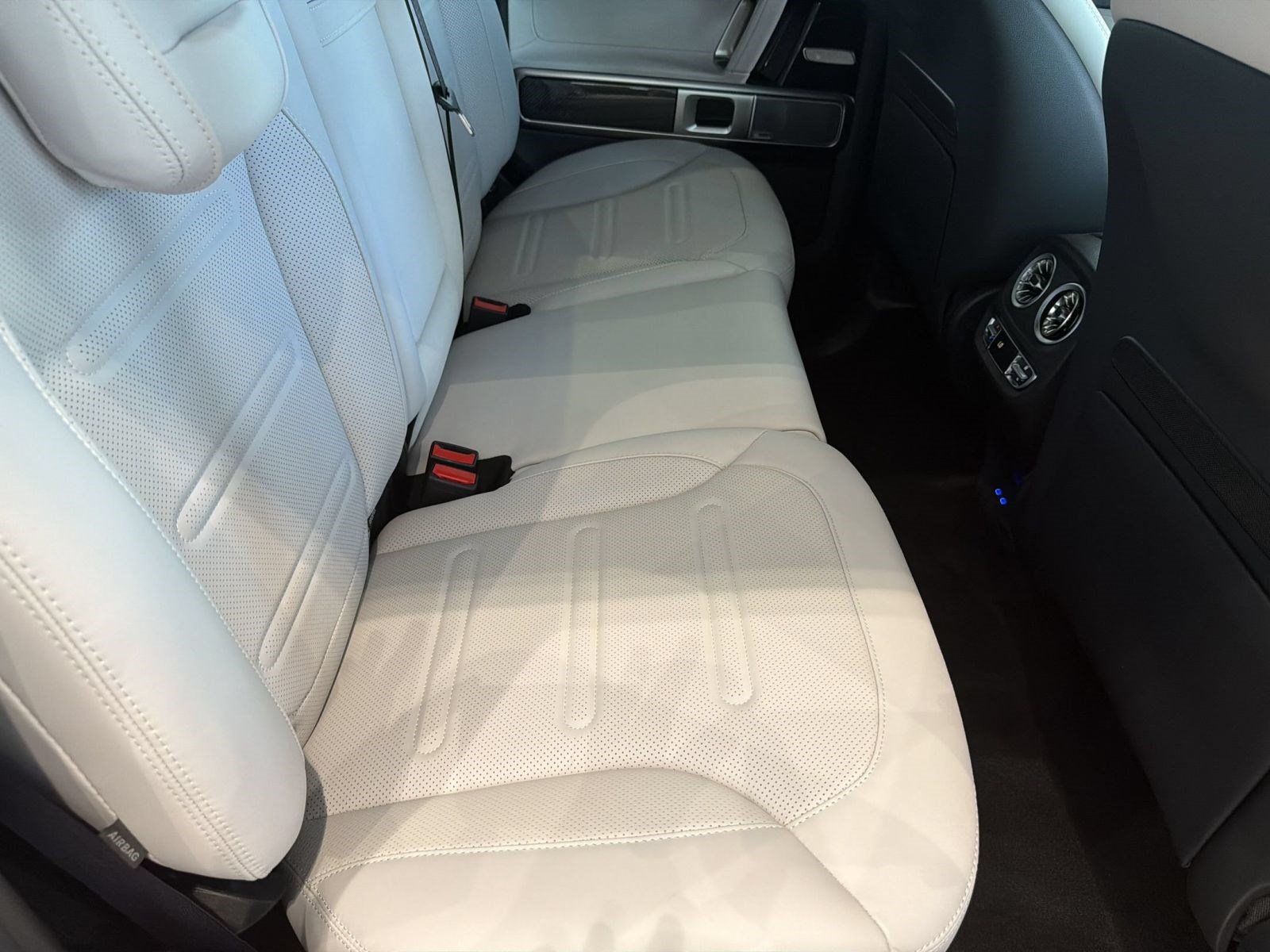 New 2027 Mercedes-Benz G 580 e image 31
