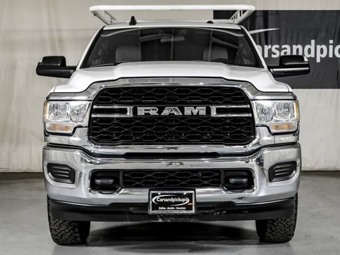 Used 2022 RAM 2500 Tradesman w/ Chrome Appearance Group AWD/4WD image 3