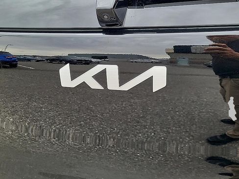Used 2022 Kia Niro LX FWD image 28
