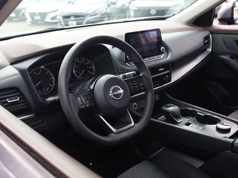 Used 2023 Nissan Rogue SV image 14