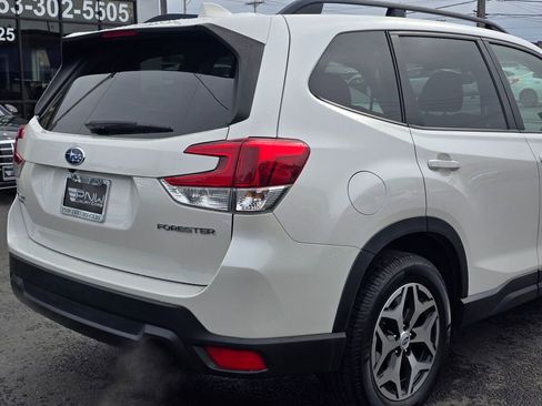 Used 2021 Subaru Forester Premium AWD/4WD image 6