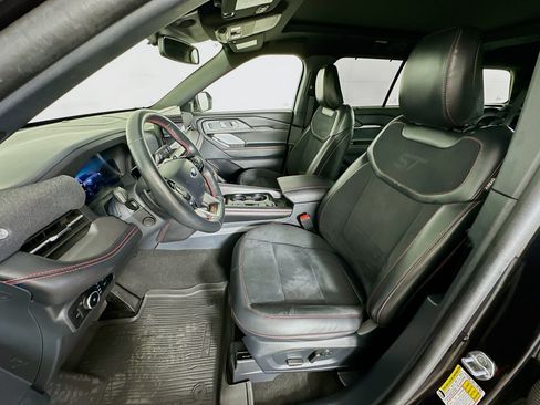 Used 2025 Ford Explorer ST AWD/4WD image 13