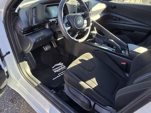 Used 2025 Hyundai Elantra Sport image 25