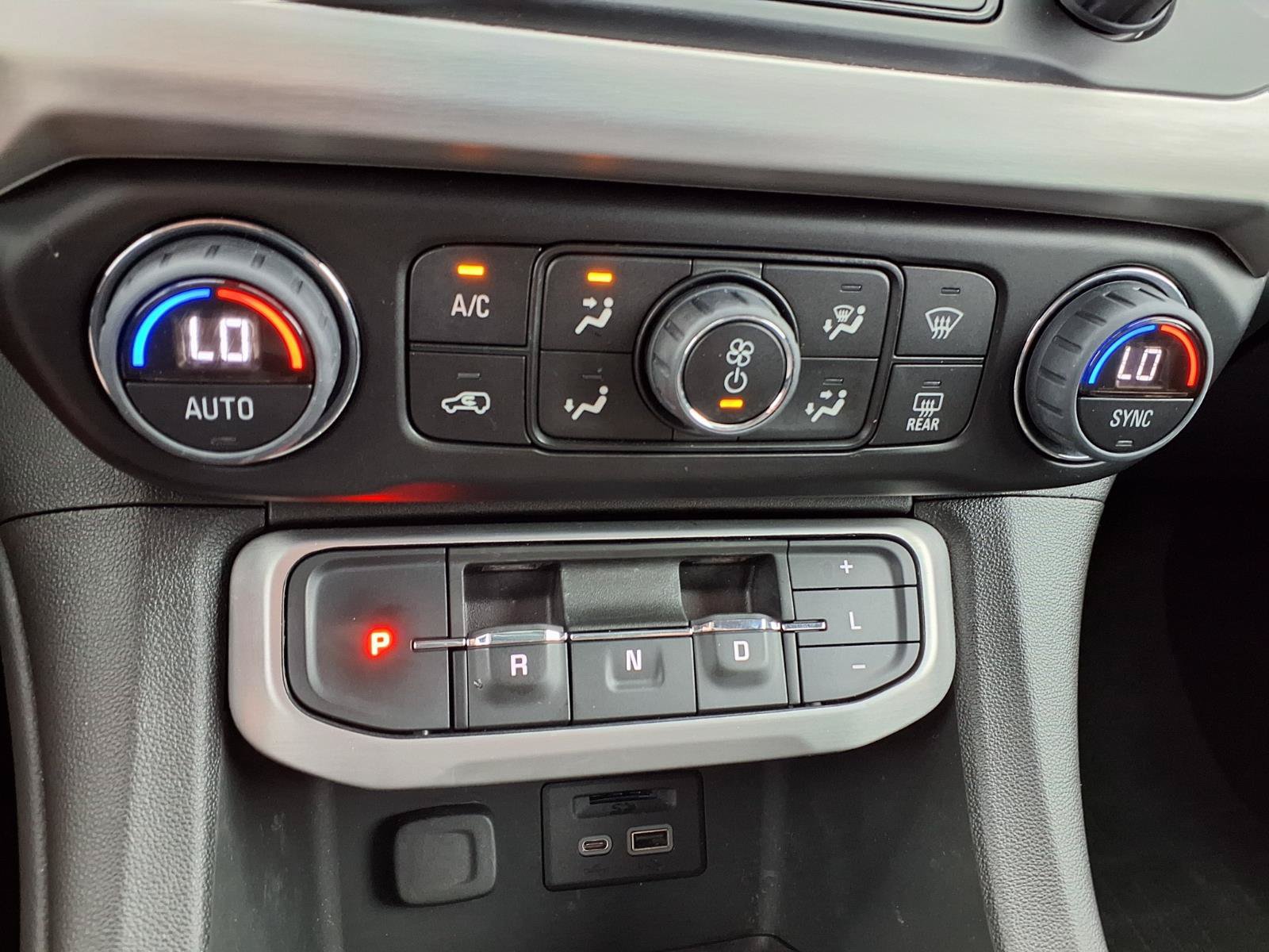 Used 2023 GMC Acadia SLE w/ Driver Convenience Package AWD/4WD image 8