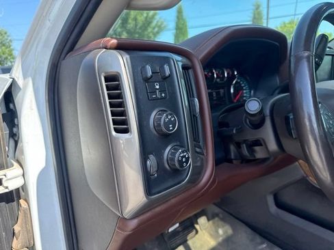Used 2016 Chevrolet Silverado 2500 High Country w/ Duramax Plus Package AWD/4WD image 12